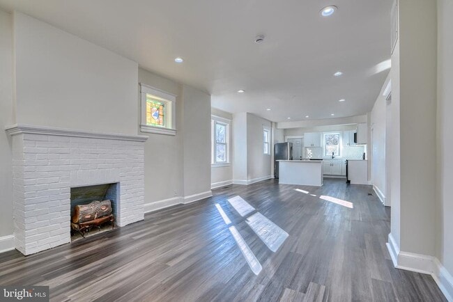 Building Photo - 6504 Rosemont Ave