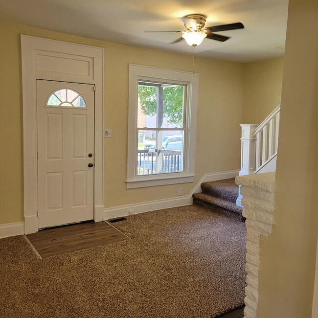 Building Photo - 221 S Highland Ave