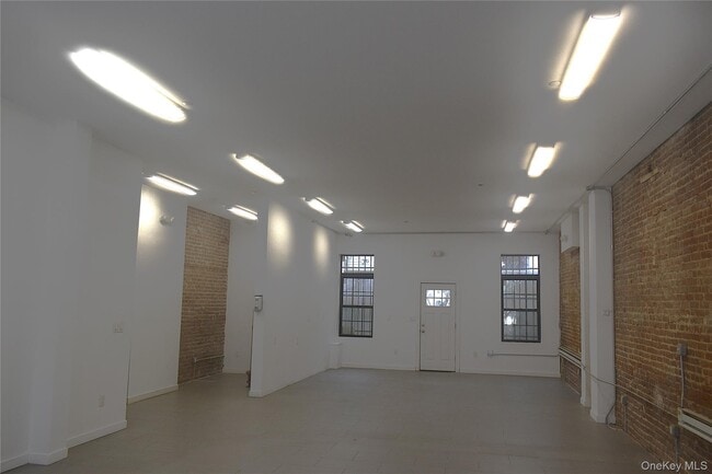 Building Photo - 3043 Fulton St