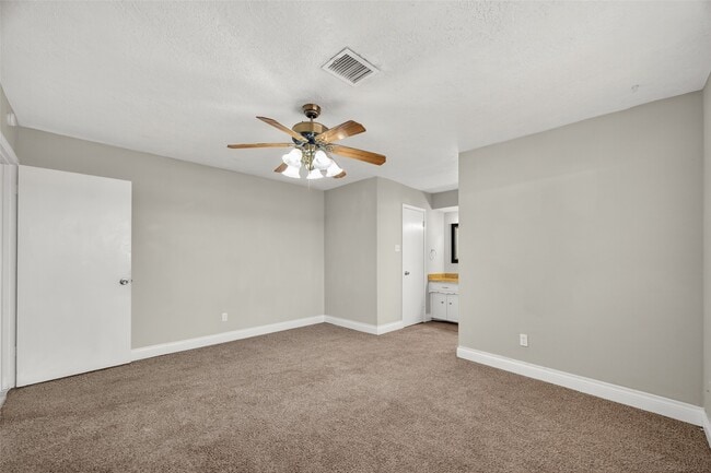Building Photo - 11447 Kirkvalley Dr