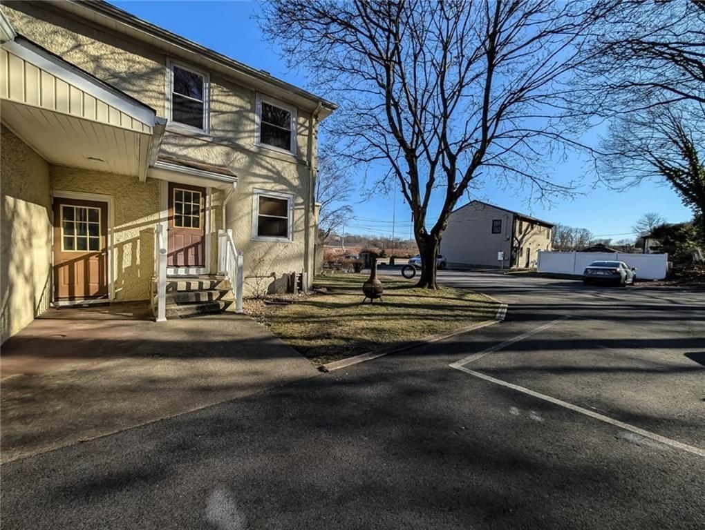 Building Photo - 1423 Manville Rd
