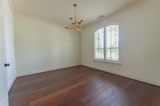 Building Photo - 25411 Springwood Lake Dr
