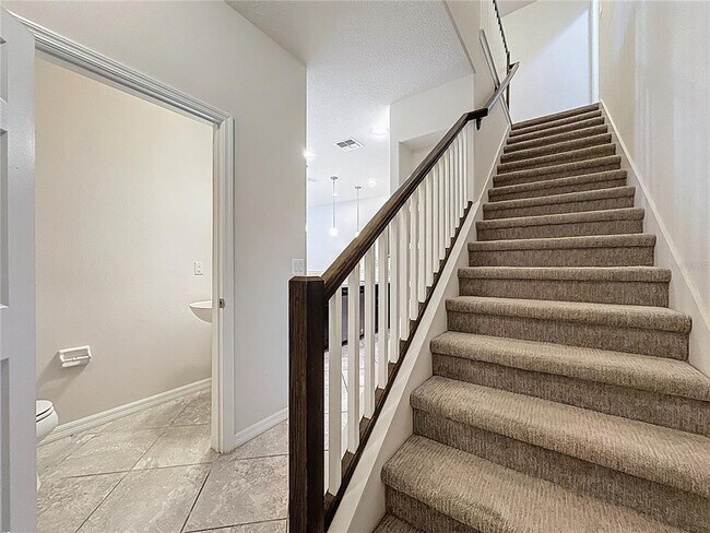Building Photo - 2904 Windmill Dr