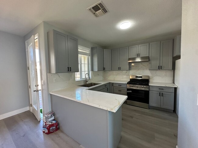 Building Photo - 1435 Lever Blvd