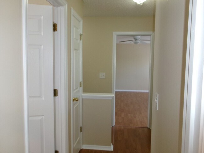 Building Photo - 3 bedroom, 2.5 bath home located in Bellegrove Preserve