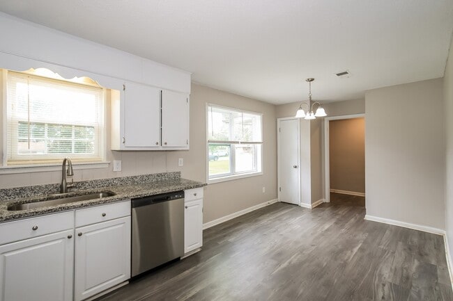 Building Photo - 2227 Cassell St