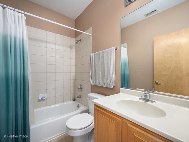 Building Photo - 1808 S Michigan Ave