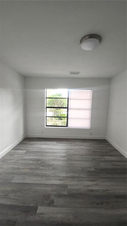 Building Photo - 2001 Country Club Ct