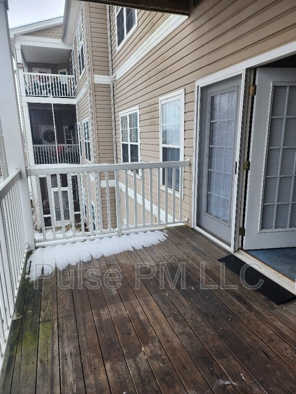 Building Photo - 985 Mistflower Ln