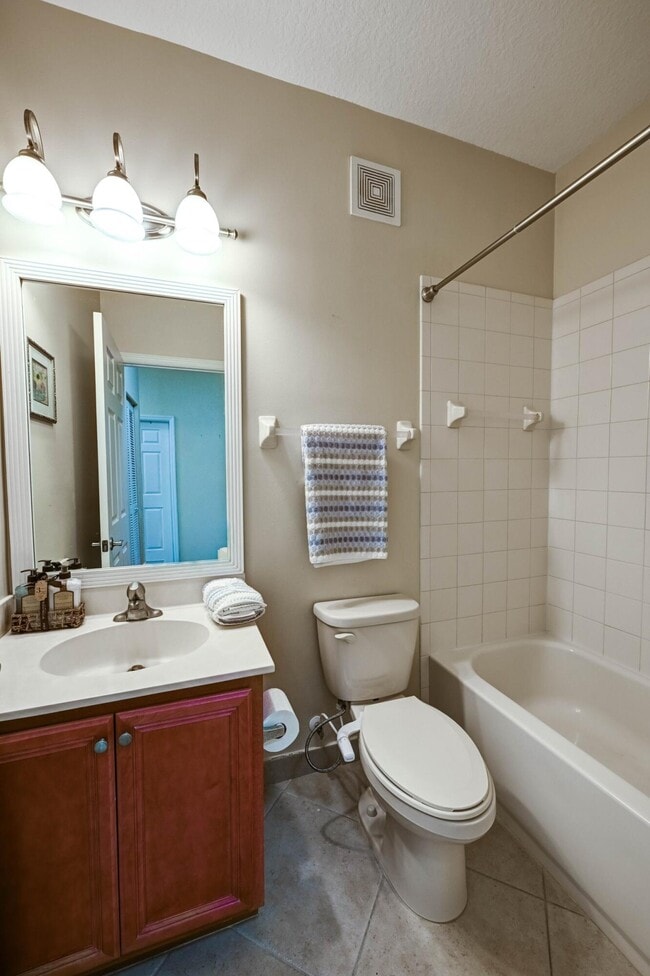Building Photo - 4870 Bonsai Cir