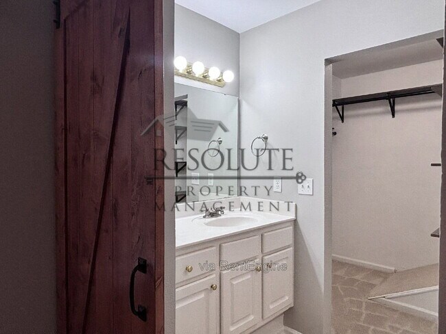 Building Photo - 7825 Falcon Rest Cir