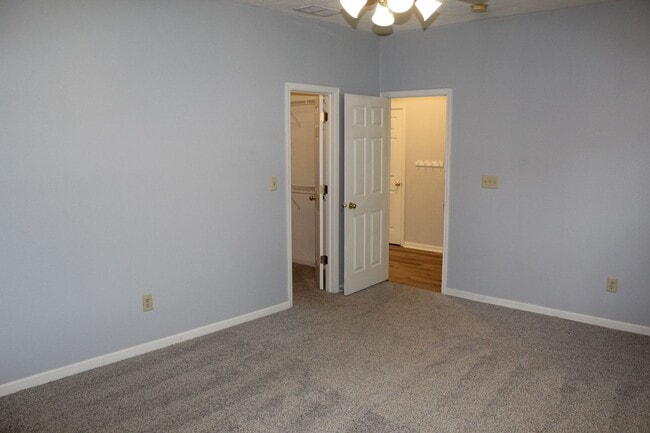 Building Photo - Beautiful Ranch Home in Avon!