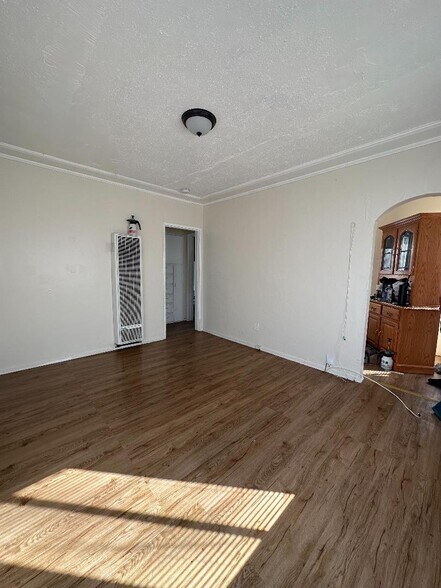 Building Photo - 3334 E 8th St