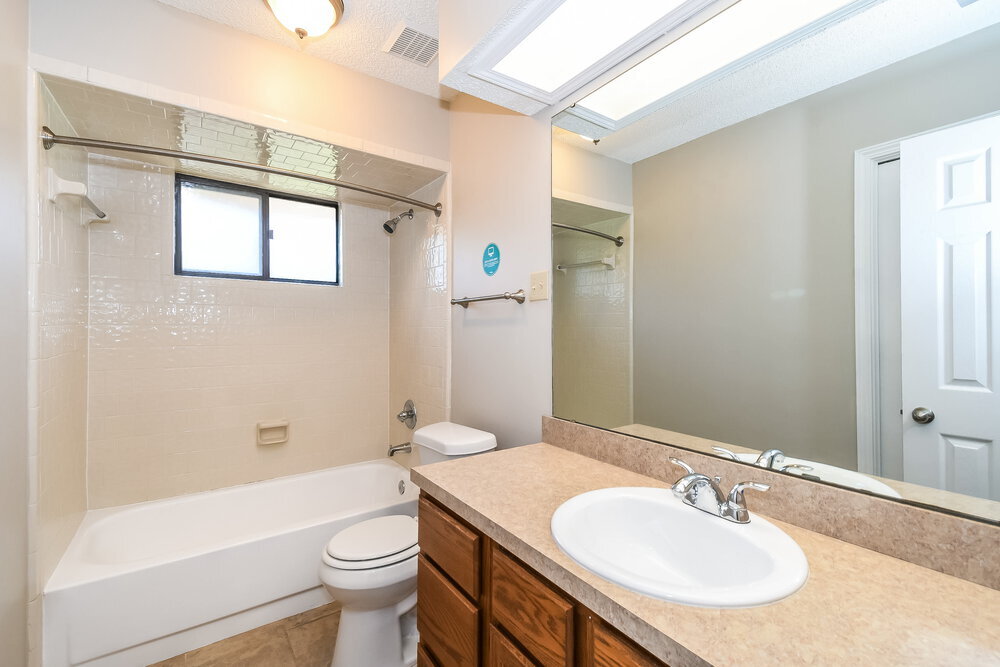 Building Photo - 970 Sandstone Dr