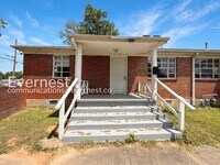 Building Photo - 1000 4th Ave W