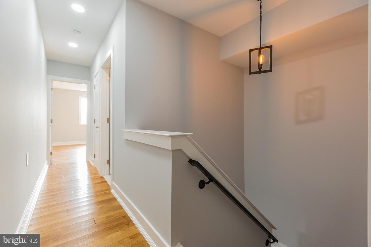 3rd Floor - 4818 Smick St