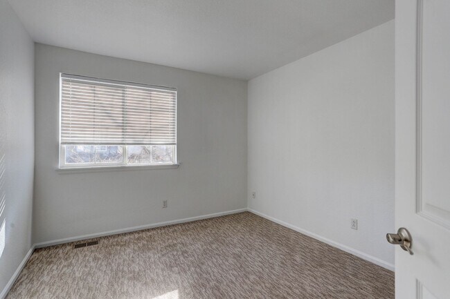 Building Photo - Fully Remodeled 3 Bed/2.5 Bath Northglenn ...