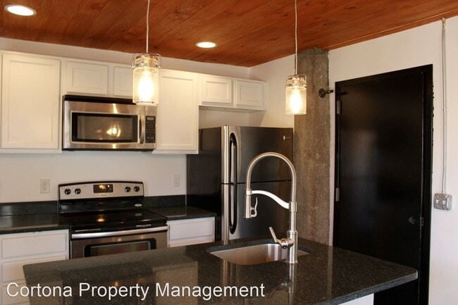 Building Photo - 1 br, 1 bath Apartment - 3528 Roger Pl