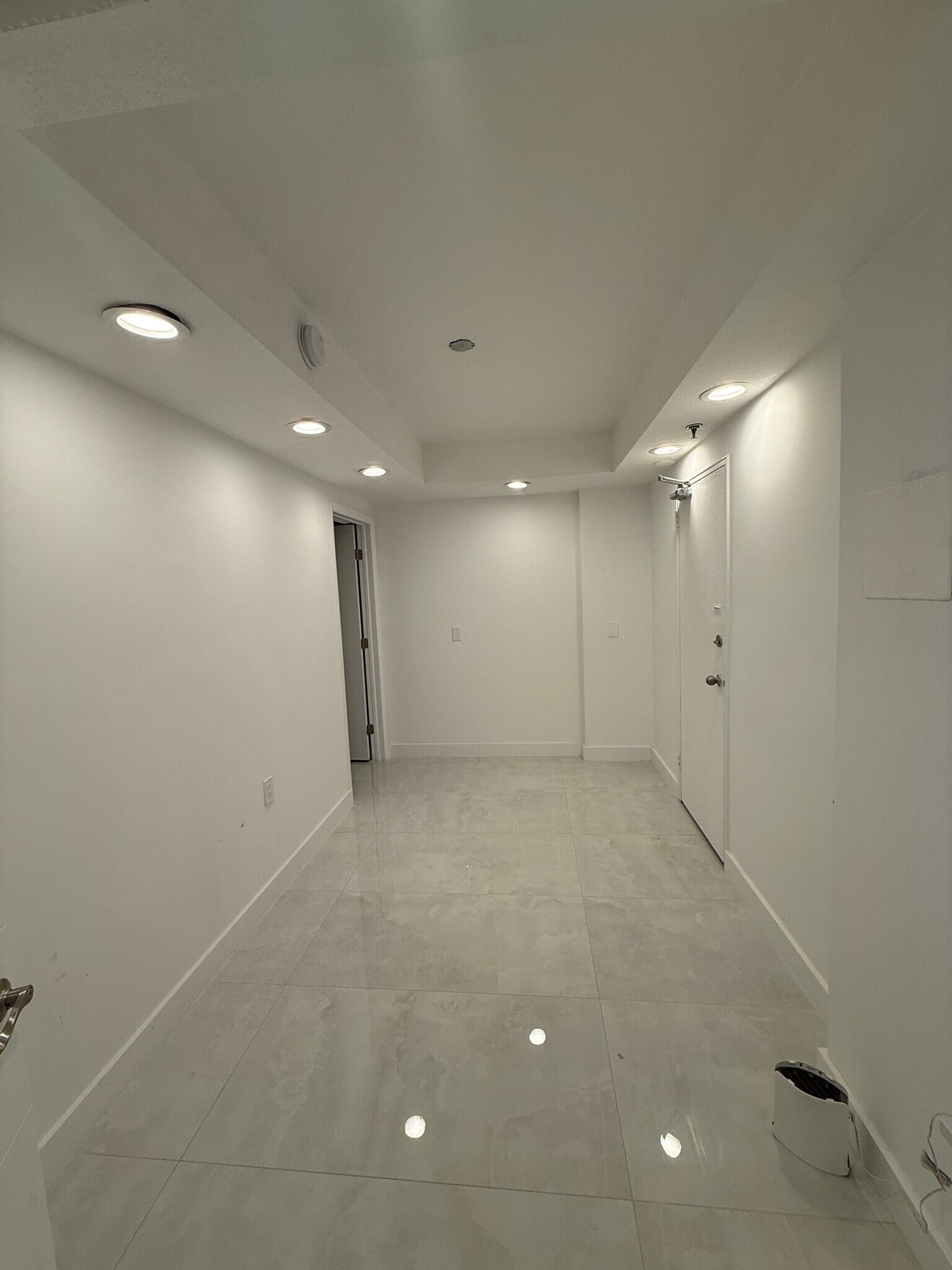 Building Photo - 10185 Collins Ave