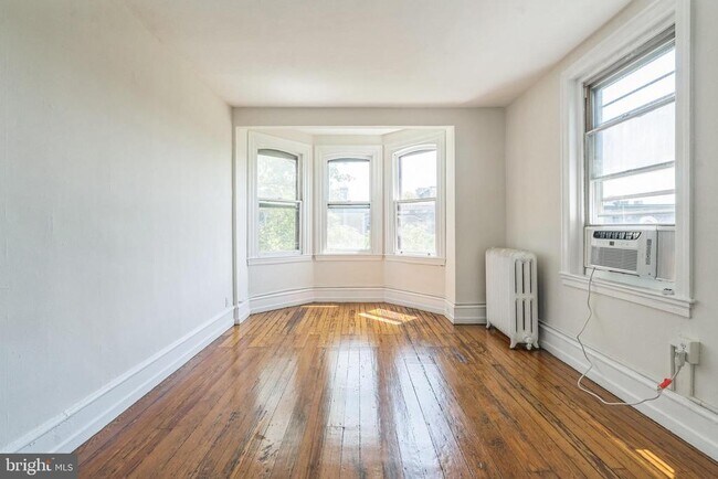 Building Photo - 2117 Spruce St