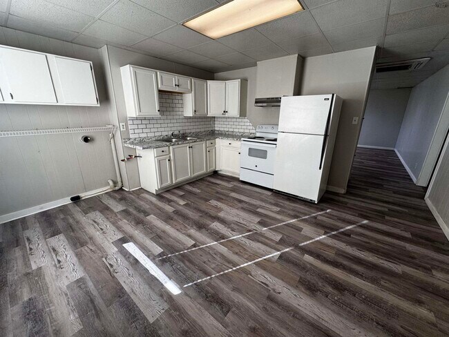 Primary Photo - 3201 Southwest Dr