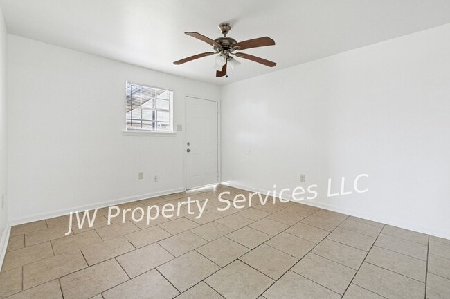 Building Photo - 204 Wilker Neal Ave