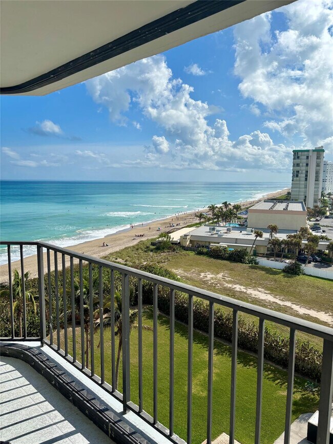 Building Photo - 9650 S Ocean Dr