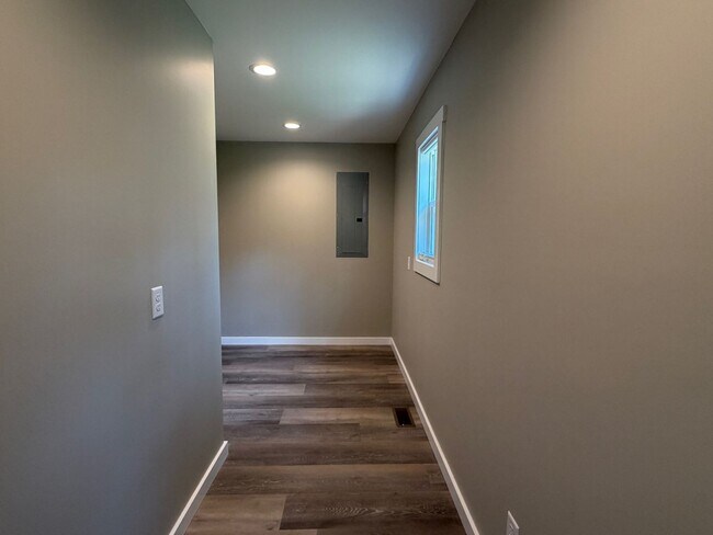 Building Photo - Leicester - Immaculate Three Bedroom with Huge Backyard