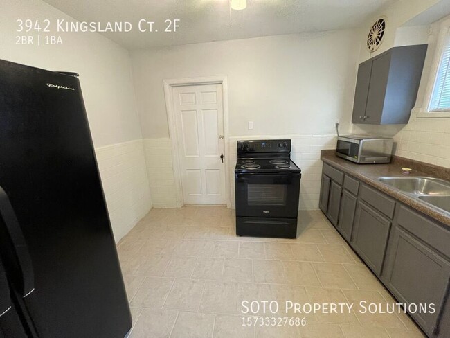 Building Photo - **section 8 accepted**Charming 2-bedroom, ...