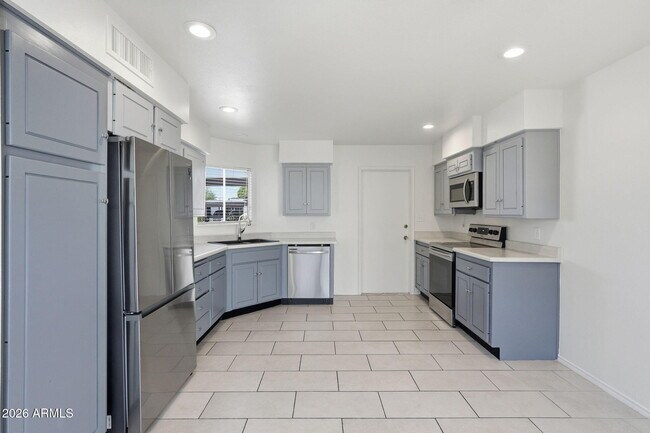Building Photo - 7238 E Joshua Tree Ln