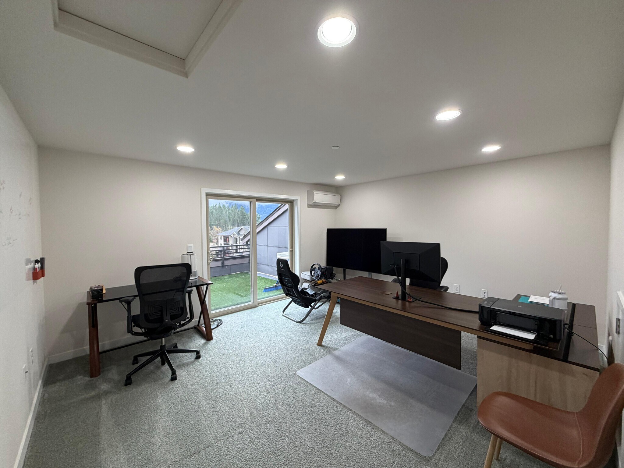 Building Photo - 540 NE Daisy Walk