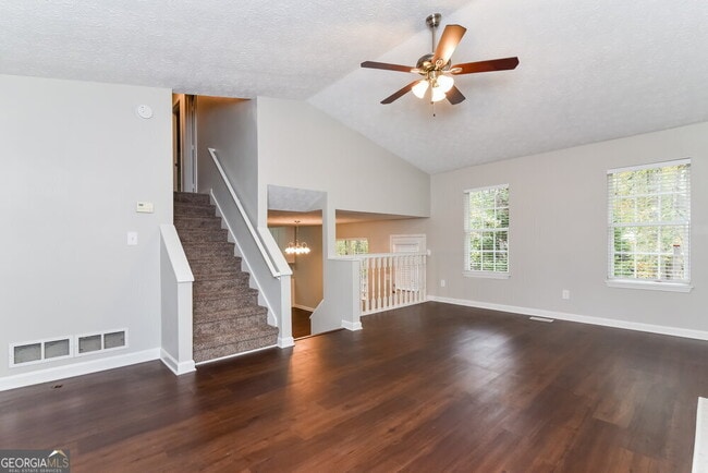 Building Photo - 300 Mephisto Cir