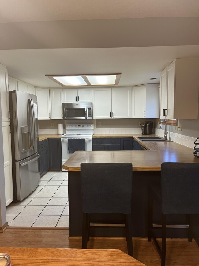 Building Photo - 2032 Prairie View Ct