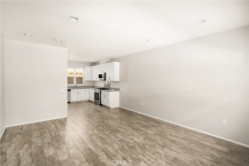 Building Photo - 544 S Casita St