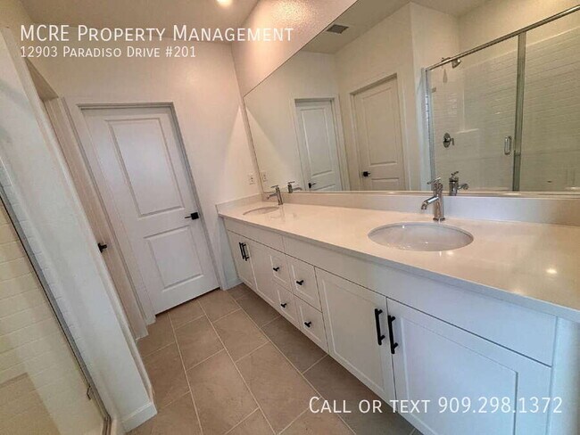 Building Photo - 12903 Paradiso Dr