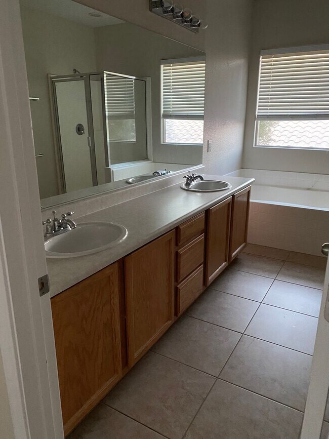 Building Photo - DOWITCHER