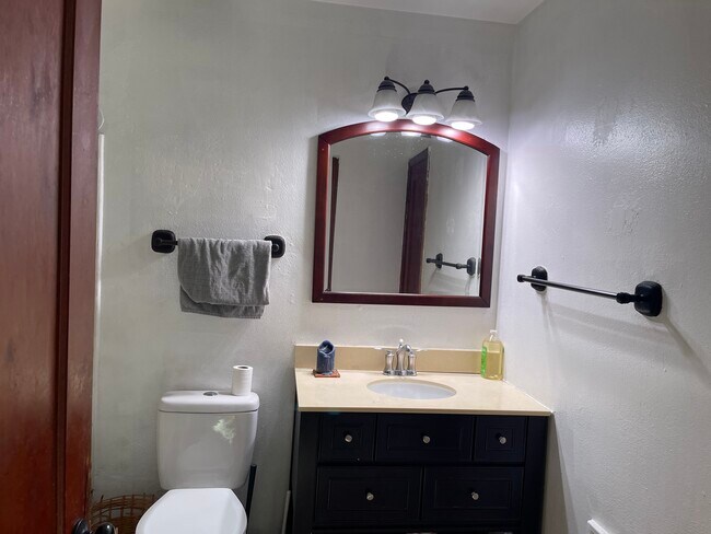 Building Photo - Olympia DT 504