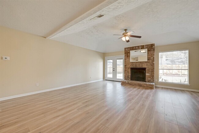 Building Photo - 2928 Laurelridge Dr