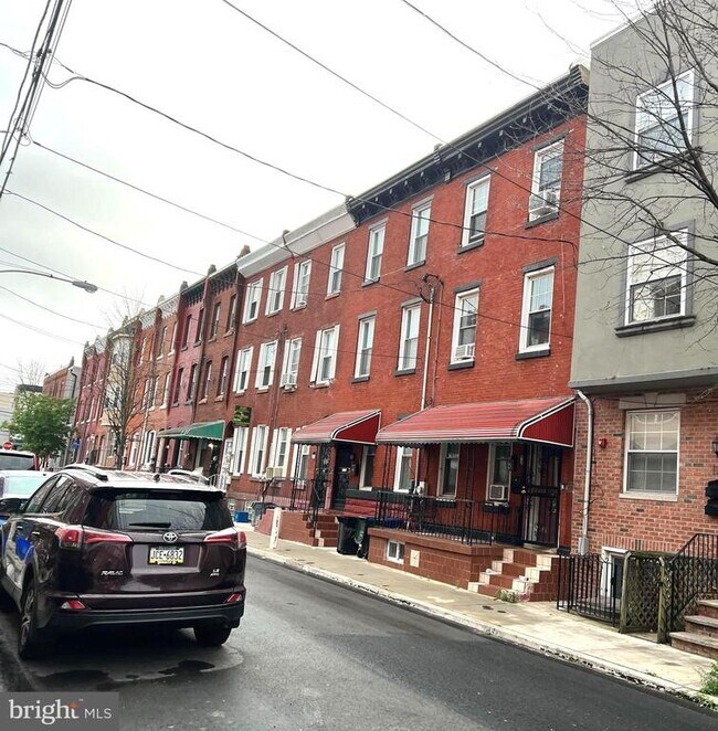 Building Photo - 1723 Willington St