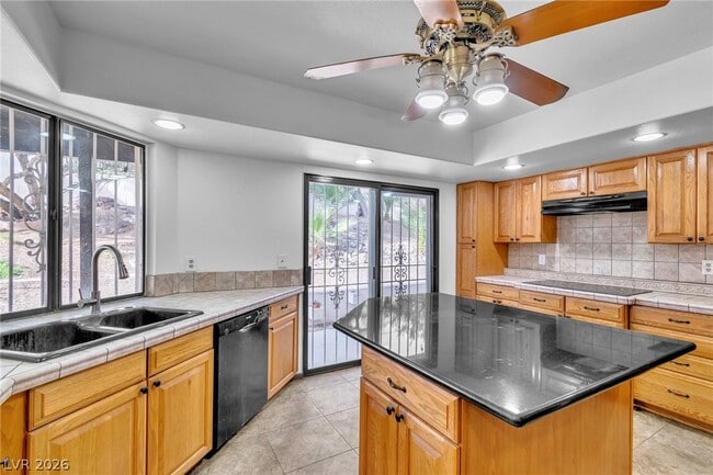 Building Photo - 2457 Swan Ln