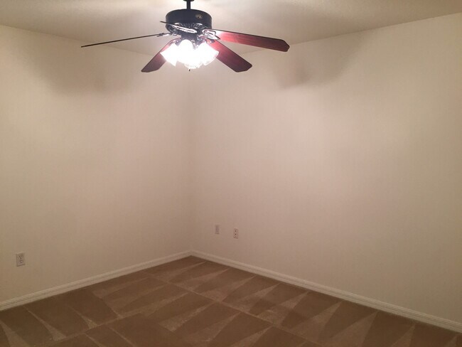 Building Photo - Beautiful 3 /2 Home with HUGE Lanai!