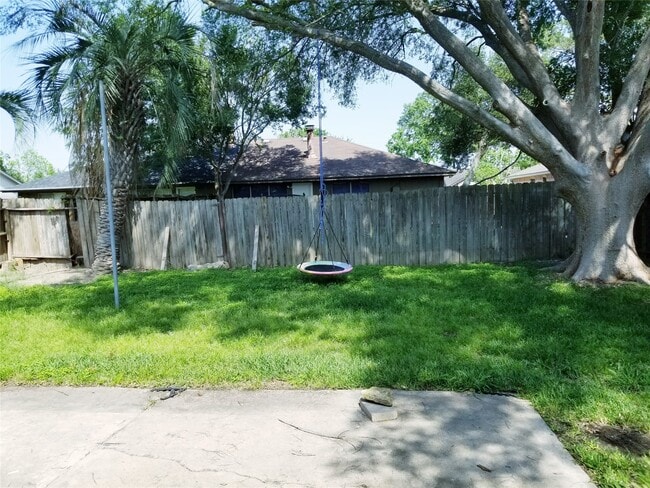 Building Photo - 3731 Westheimer Pl Dr