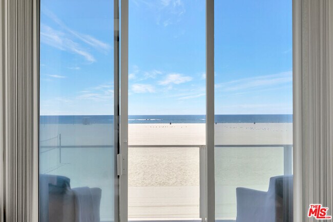 Building Photo - 1351 Palisades Beach Rd
