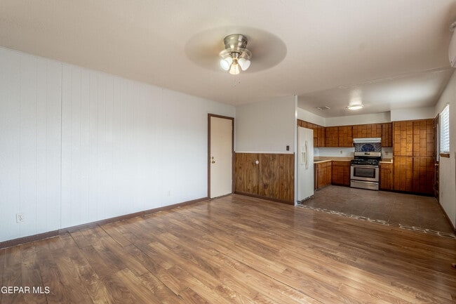 Building Photo - 921 Wier Ln