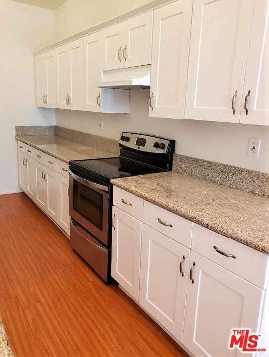 Building Photo - 435 N Palm Dr