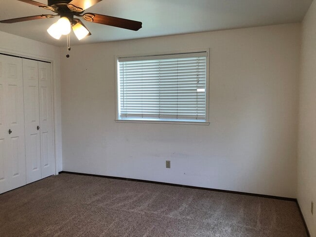 Building Photo - 1980 Sultana Dr