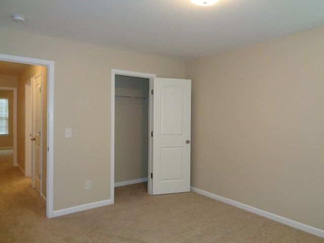 Building Photo - 484 Albion Cir