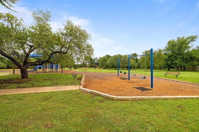 Building Photo - 1206 Parker Pl