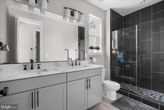 Building Photo - 154 Nevermore Dr