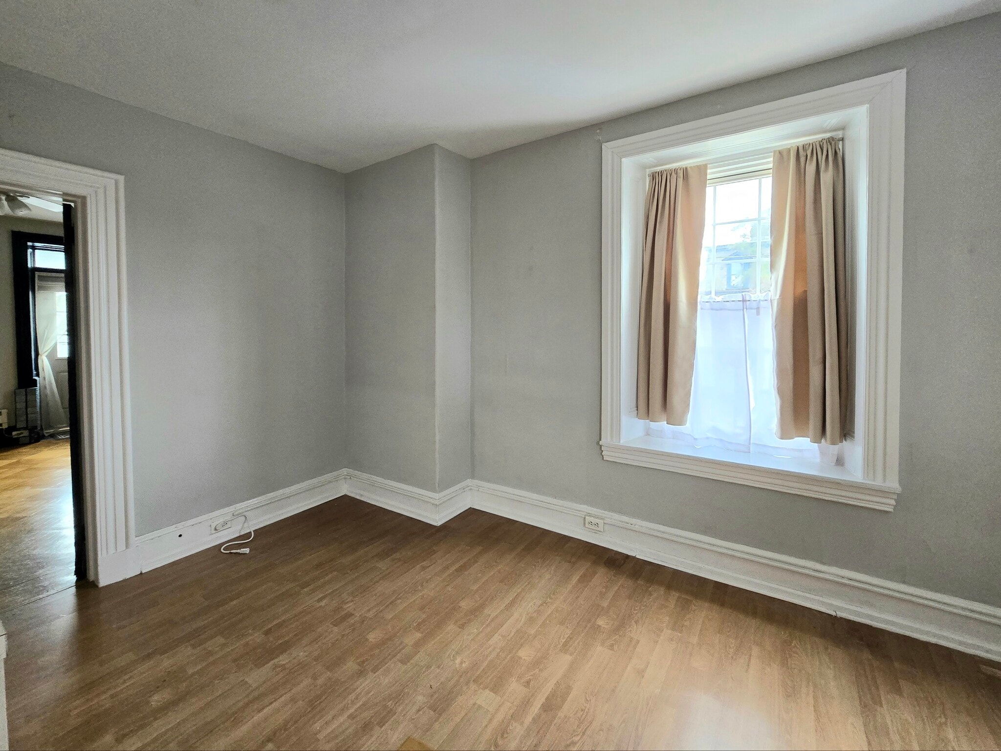 Kitchen seating area - 443 Green Ln